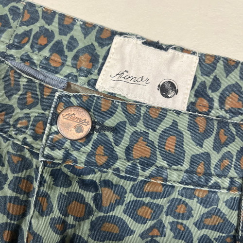 Humor shorts used, size 32