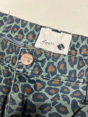 Humor shorts used, size 32
