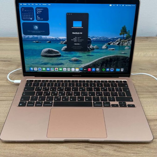 MacBook Air 13” 2020 M1 CPU like new, 8GB RAM, 256GB SSD