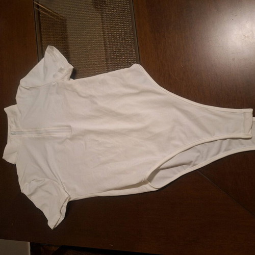 White women's bodysuit size M like new with zipper and small turtleneck