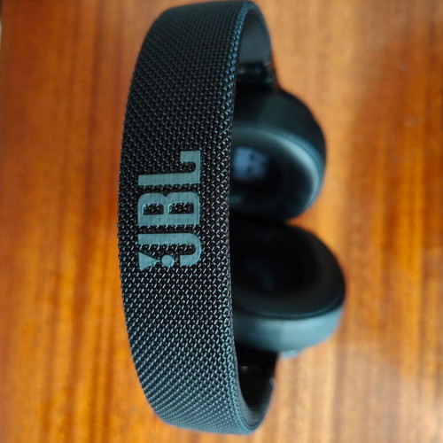 JBL Live 500BT headphones like new with Xiaomi 33W charger