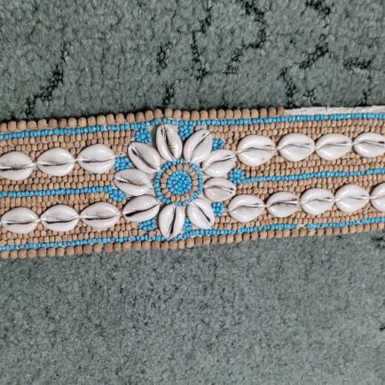 Vintage boho belt with shells and beads like new