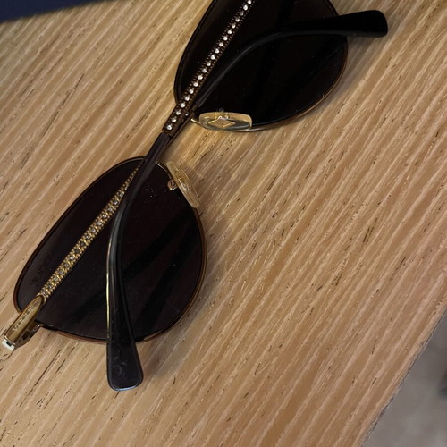Vogue butterfly-shaped women's sunglasses with rhinestones