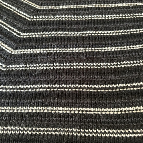 Women's pullover like new, size L, black and white