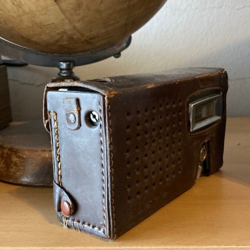 Sanyo Eight Transistor All Wave Super 8TR Deluxe radio used, 1959