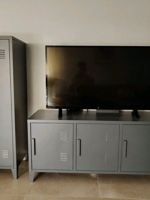 Έπιπλο τηλεόρασης και στήλη σετ μεταχειρισμένα