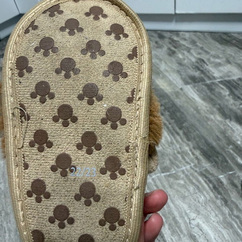 Children's lion-shaped slippers like new, size 22-23, brown