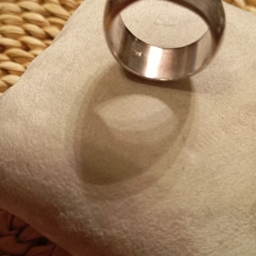 Silver Vera 925 ring size 17 like new