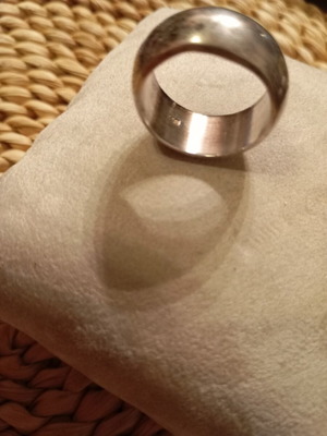 Silver Vera 925 ring size 17 like new