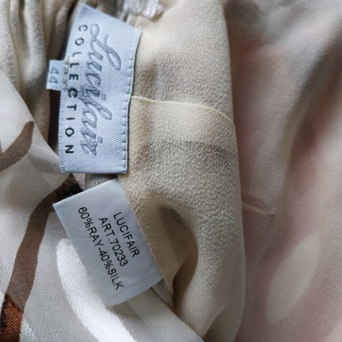 Official dress with silk.