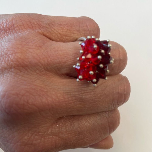 Jewelry set silver with red stones like new, brooch and ring