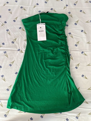 Bershka green dress with thigh slit new, size S