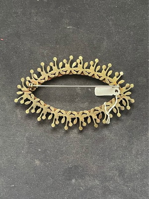 Red Brooch new, gold tone