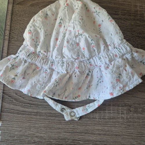 Baby hat 12-18 months, like new
