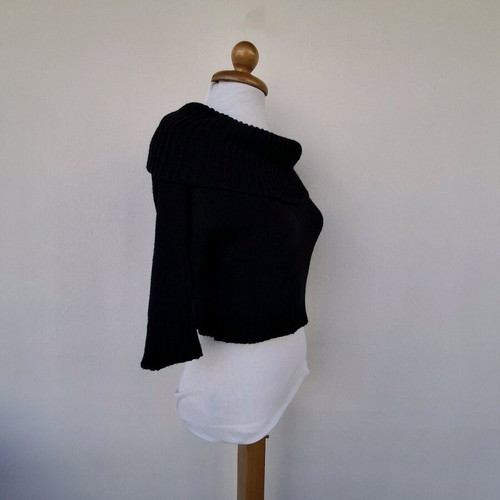 Staff crop sweater like new, black, size M