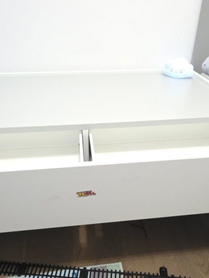 Dundra activity table by Ikea