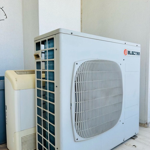 Electra air conditioner used 30,000 BTU Model OU8-30 RC R410 EL