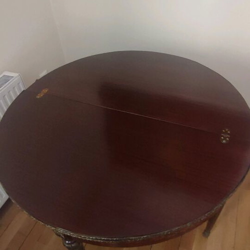 Marquetry round table like new with internal extension