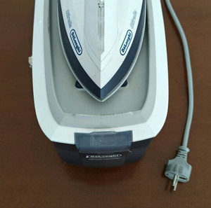 Σύστημα Σιδερώματος με Μποιλερ Delonghi Stirella