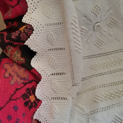 Cotton single hand-knitted blanket used
