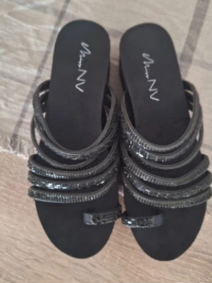 Black women's slippers new, size 35