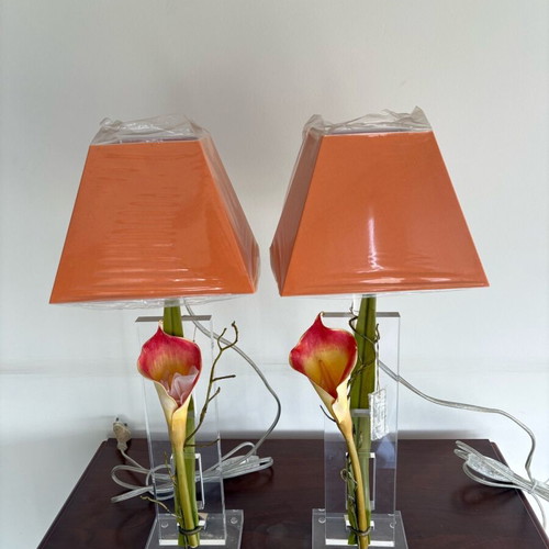 Table lamps new, set of 2 with peach shades and tulip flower