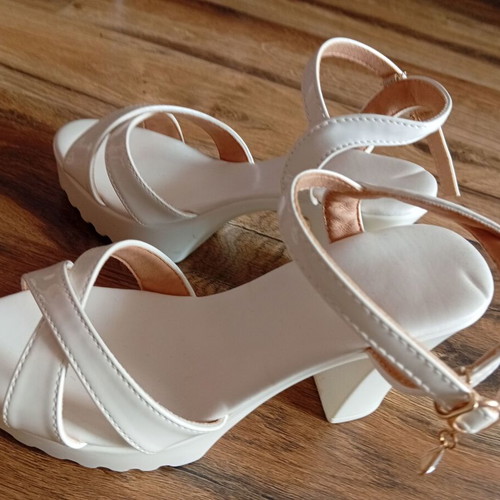 White women's high-heeled sandals new, size 36, 9 cm heel