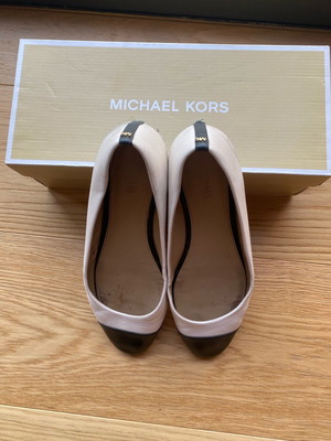 Μπαλαρίνες Michael Kors μεταχειρισμένες, νούμερο 38, μαύρο και μπεζ