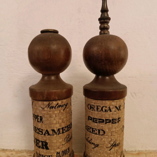 Salt shaker and grinder set used