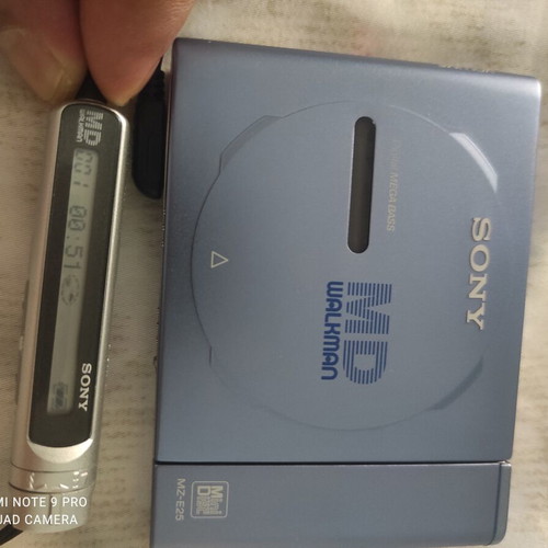 Sony MD Walkman MZ-E25 vintage