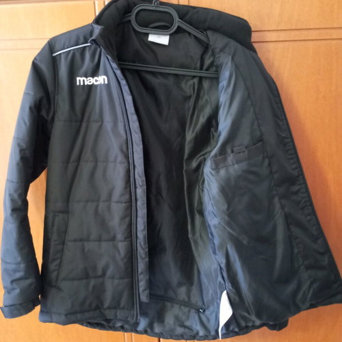 Macron sports jacket black like new for teen 140-160cm