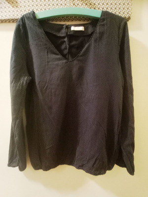 Long-sleeve blouse like new, blue with tiny polka dots, size S