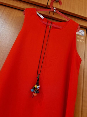 Black long necklace with colorful designs