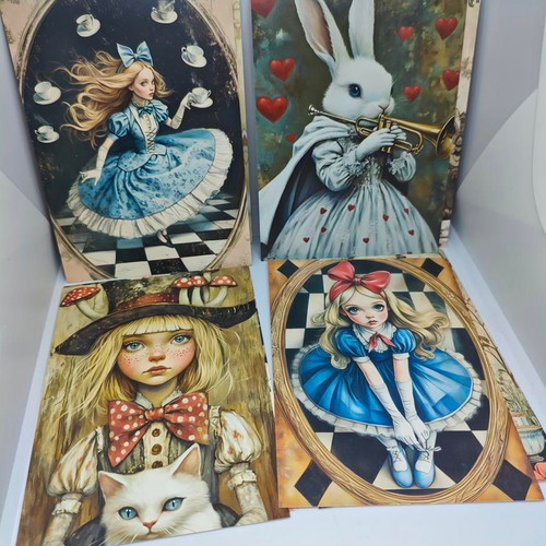 Alice in Wonderland set of 32 collectible postcards like new