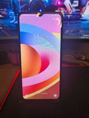 Samsung A12 smartphone like new, 8-core, 4GB RAM, 64GB storage, new battery