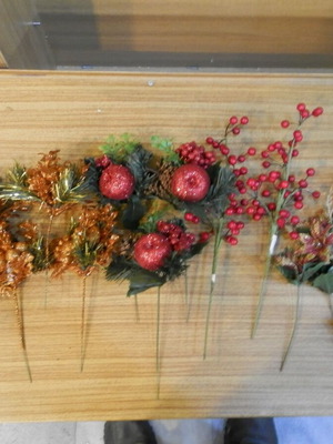 Christmas basket decorations like new