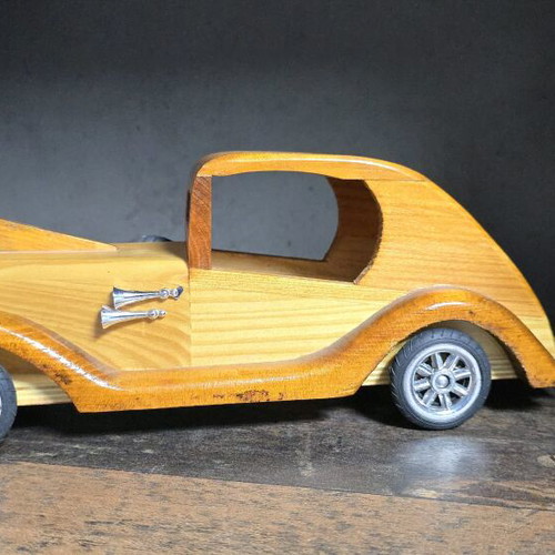Collector wooden car like new