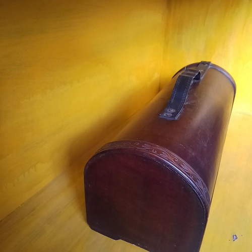 Wooden box used with handle