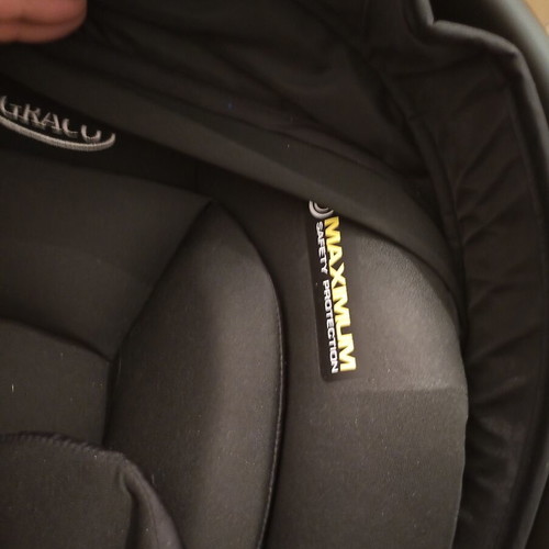 Graco car seat like new, safety certified R129, infant egg type
