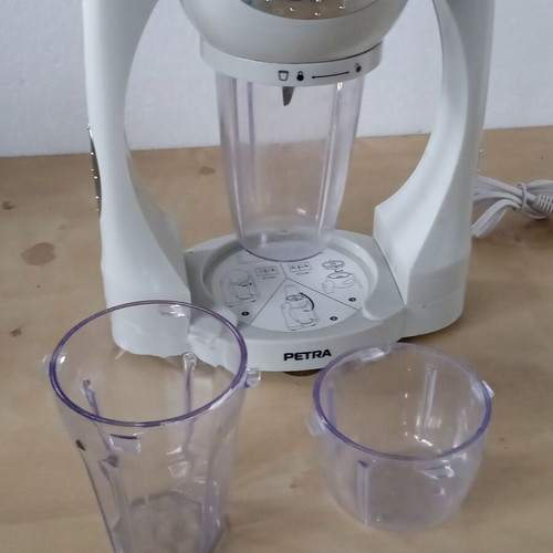 Μηχανή Blender Smoothie maker Petra μεταχειρισμένη με τρεις πλαστικές κανάτες