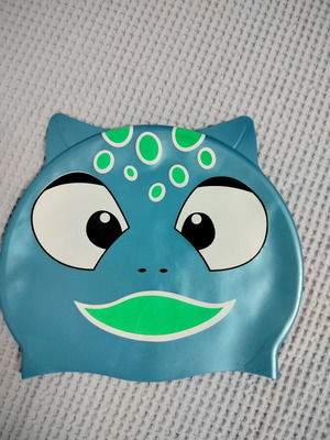 Children's swimming cap with cartoon face