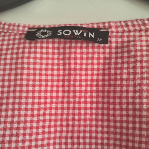 Dress with cut out waist, red and white, like new, size M