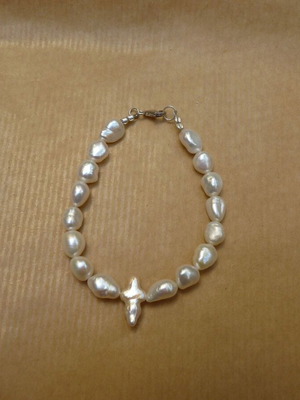 White baroque pearl bracelet with 925 silver wire