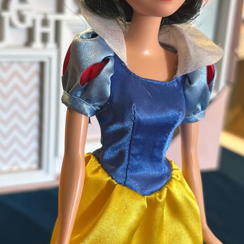 Snow White and the 7 Dwarfs set used, Disney Mattel
