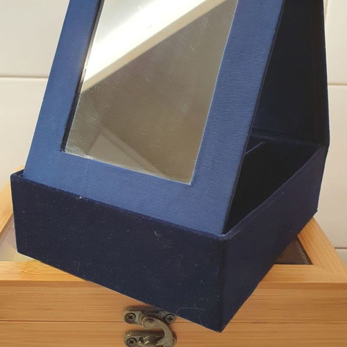 Velvet jewelry box with 925 silver and mirror