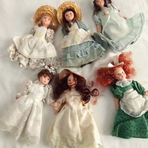 Vintage porcelain dolls like new, 17 centimeters