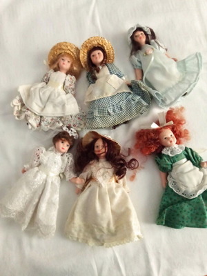 Vintage porcelain dolls like new, 17 centimeters