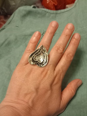 Elastic ring heart-shaped like new, silver color
