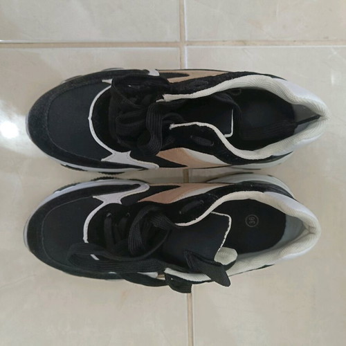Sneakers Luigi like new with velcro, size 36, black and beige