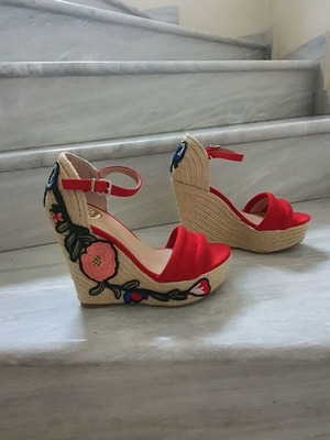 Axe sandals new, size 36, red platform